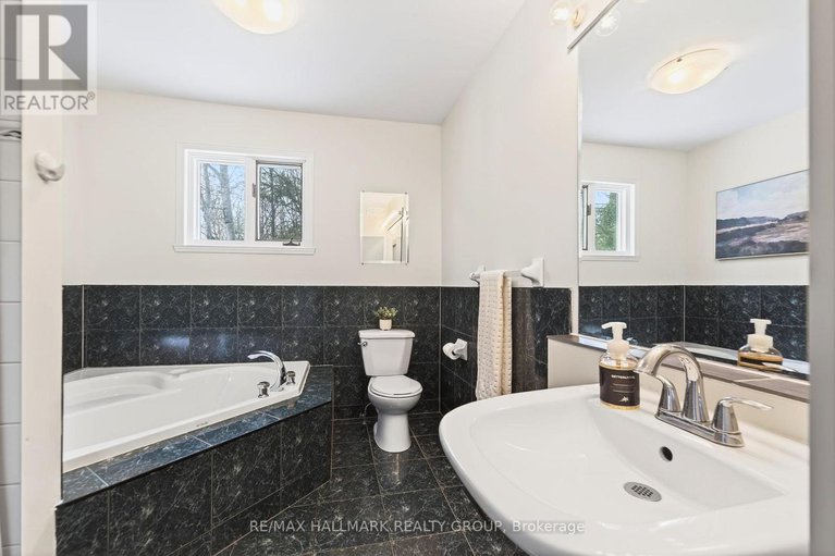 29431777/2349-brennan-park-drive/cumberland-west/ottawa/ontario/K4C1H6_30