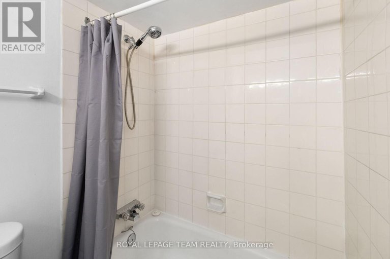 29098666/314-214-viewmount-drive/borden-farmstewart-farmcarleton-heightsparkwood-hills/ottawa/ontario/K2E7X3_18