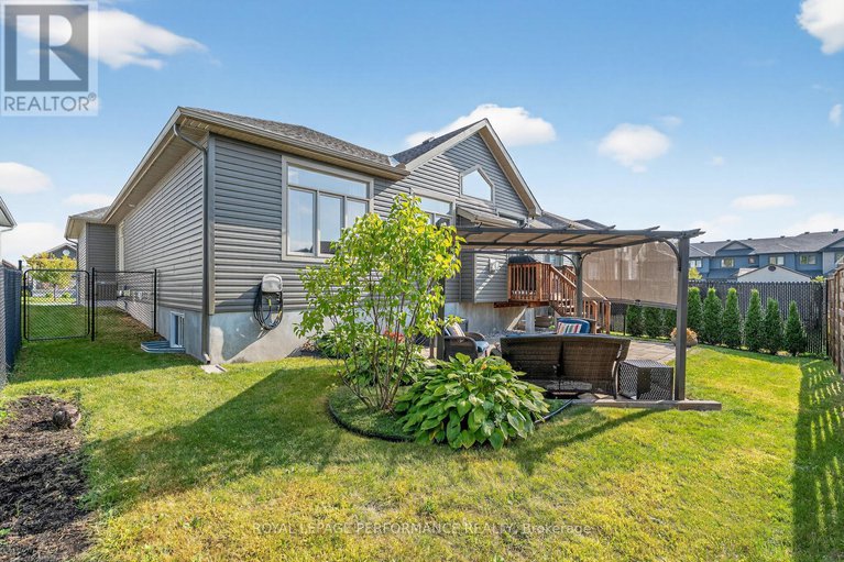 28914598/88-des-rails-street/town-of-rockland/clarence-rockland/ontario/K4K0K2_41