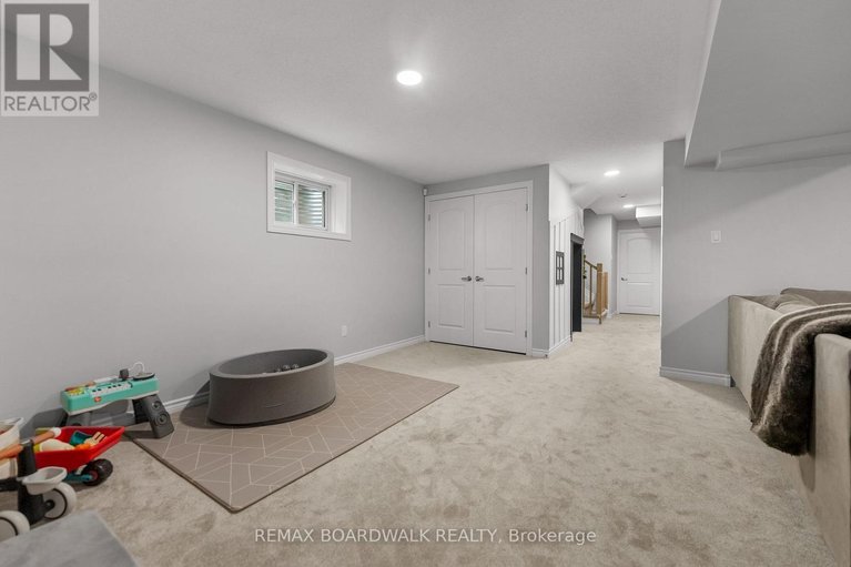 29594832/179-equitation-circle/goulbourn-twp-from-franktown-rdsouth-to-rideau/ottawa/ontario/K2V0H2_29