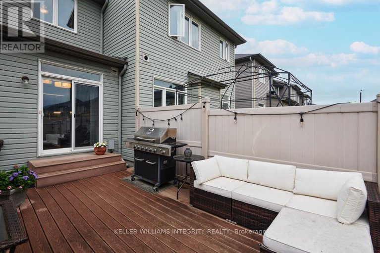 28498842/101-hawkeswood-drive/riverside-southgloucester-glen/ottawa/ontario/K4M0C1_26