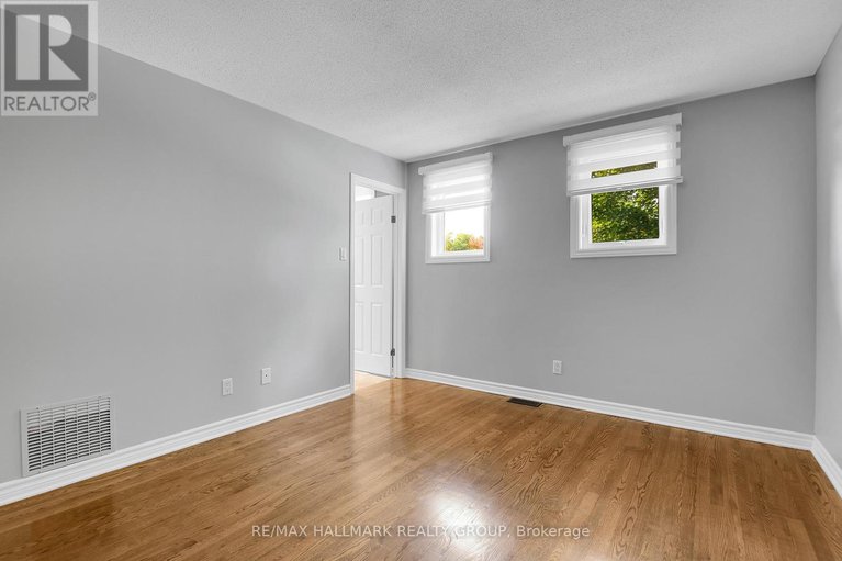 28989658/1743-silver-bark-avenue/orleanssunridge/ottawa/ontario/K1C7A8_30