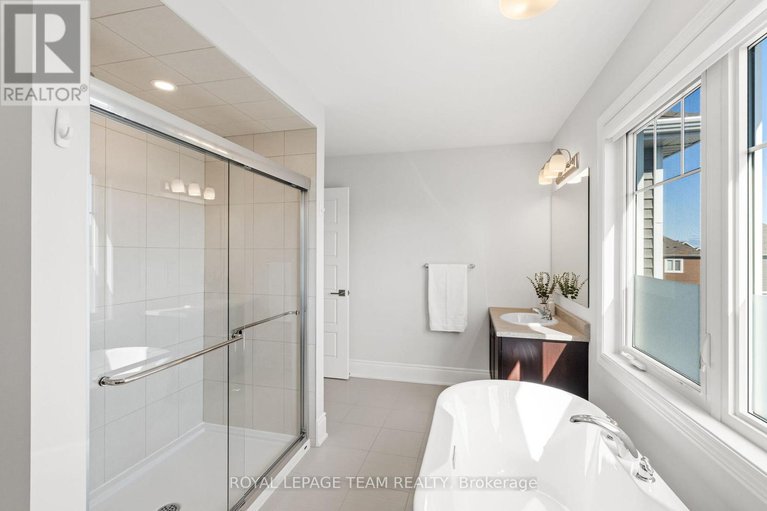 28493970/673-rye-grass-way/half-moon-bay/ottawa/ontario/K2J6Z8_21