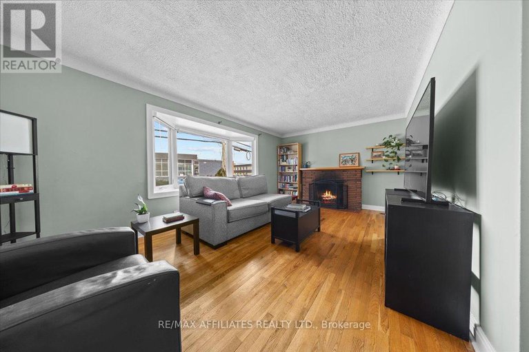 28777178/1490-laperriere-avenue/carlington/ottawa/ontario/K1Z7S9_5