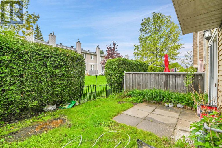 28371665/17-1838-summerfields-crescent/chapel-hill/ottawa/ontario/K1C7B7_32