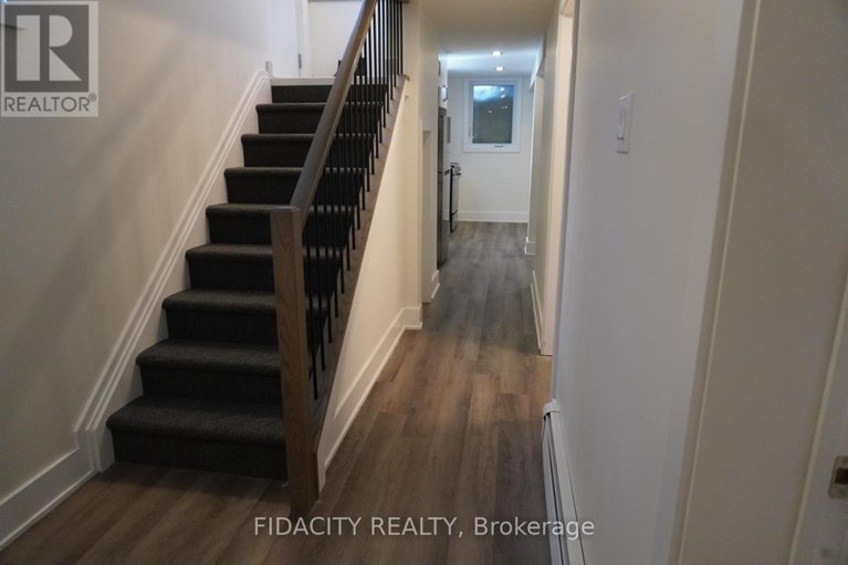 28516012/1030-maitland-avenue/braemar-park/ottawa/ontario/K2C2B6_31