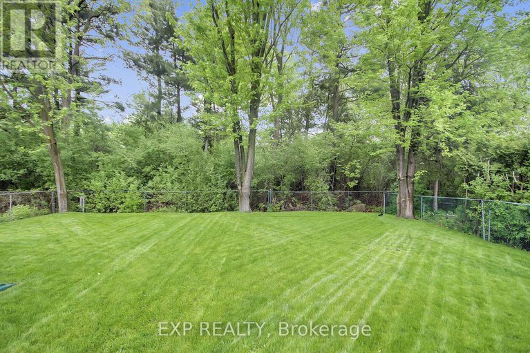 28339228/1447-maxime-street/pineview/ottawa/ontario/K1B4E7_29