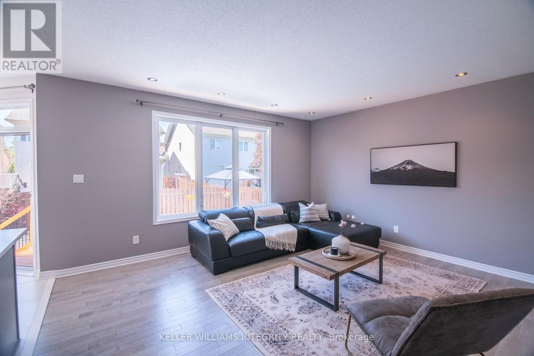 28375407/34-keighley-circle/morgans-grantsouth-march/ottawa/ontario/K2K3H8_21
