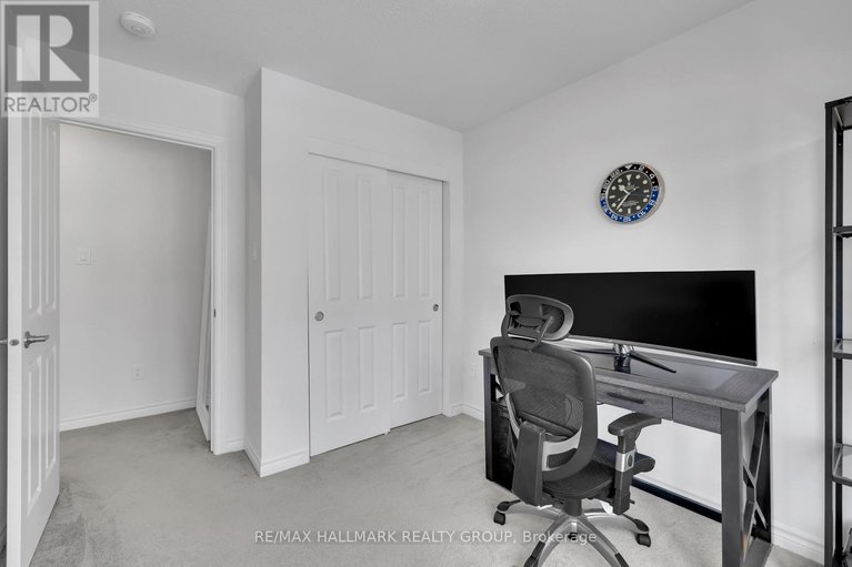 29294452/26-barn-swallow-private/riverside-southgloucester-glen/ottawa/ontario/K4M0H5_30