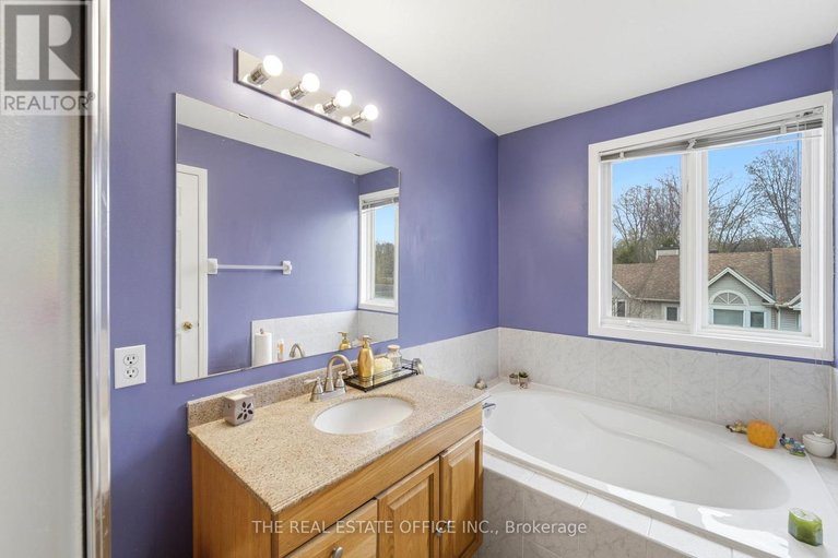 29676619/106-corsica-private/riverview-park/ottawa/ontario/K1G5Y1_22