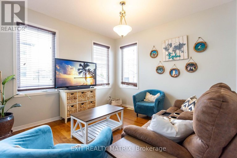 28414498/221-hillpark-high-street/mer-bleuebradley-estatesanderson-park/ottawa/ontario/K1W0B5_14