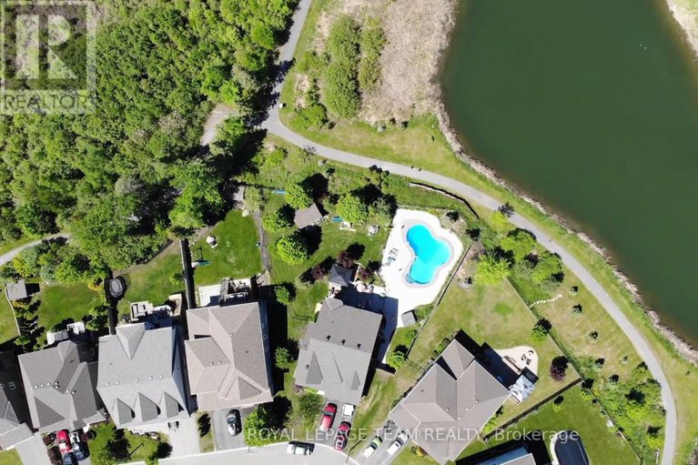 29436864/528-bryce-place/stittsville-north/ottawa/ontario/K2S0N2_46