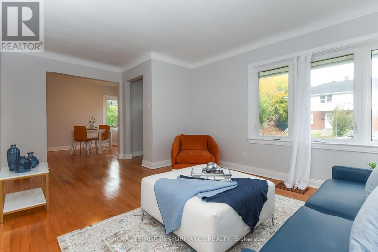 28902188/274-queen-mary-street/overbrookcastle-heights/ottawa/ontario/K1K1X2_4