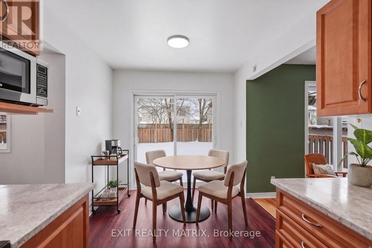 29638519/727-brome-crescent/fallingbrookridgemount/ottawa/ontario/K4A3G8_5