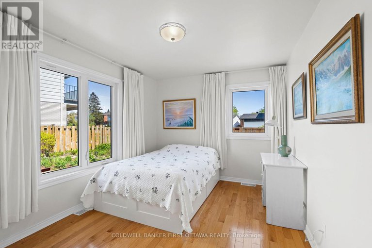 28315563/16-denewood-crescent/pineglencountry-place/ottawa/ontario/K2E7G5_22