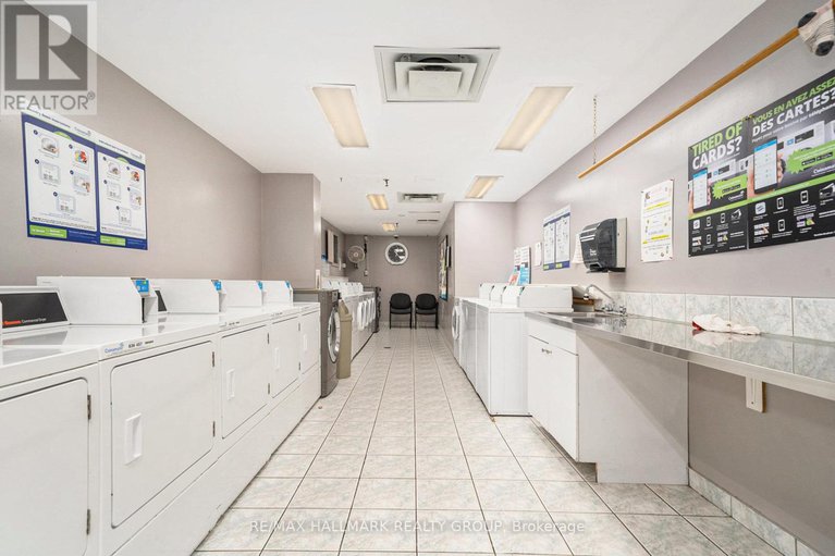 29034995/ph4-158c-mcarthur-avenue/vanier/ottawa/ontario/K1L8C9_29