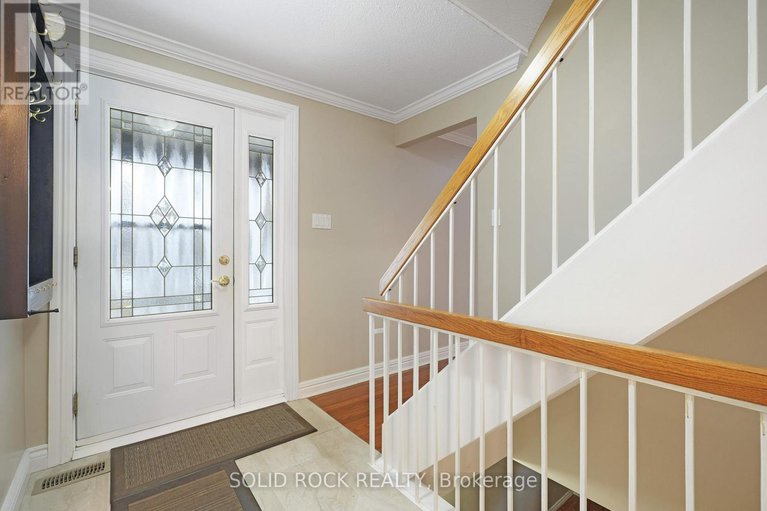 29105318/386-vince-drive/bilberry-creekqueenswood-heights/ottawa/ontario/K1E2E3_6