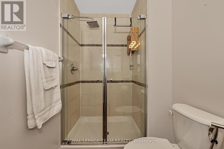 29014548/430-haresfield-court/riverside-southgloucester-glen/ottawa/ontario/K4M0B6_20