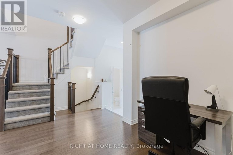 28523248/669-cordelette-circle-e/mer-bleuebradley-estatesanderson-park/ottawa/ontario/K1W0P2_9