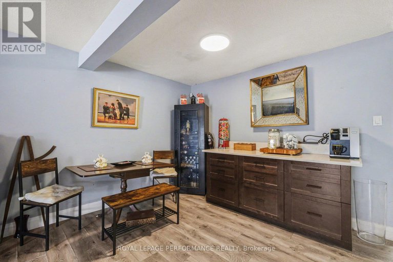 29377757/76-1722-lafrance-drive/queenswood-heights-south/ottawa/ontario/K1E2H2_9