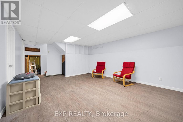 29205014/4-huntersfield-drive/hunt-club-parkgreenboro/ottawa/ontario/K1T3E4_32