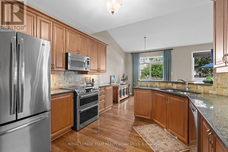 29030292/503-stonechurch-way/cedargrovefraserdale/ottawa/ontario/K2J0C5_10