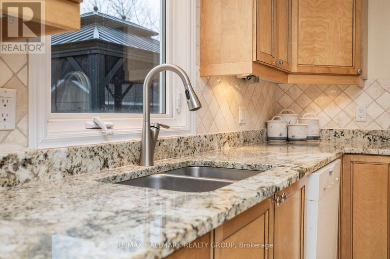 29599851/906-chaleur-way/convent-glen/ottawa/ontario/K1C2S1_11