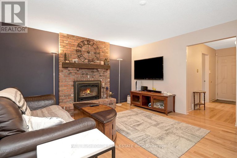28886190/6351-viseneau-drive/chateauneuf/ottawa/ontario/K1C2G8_15