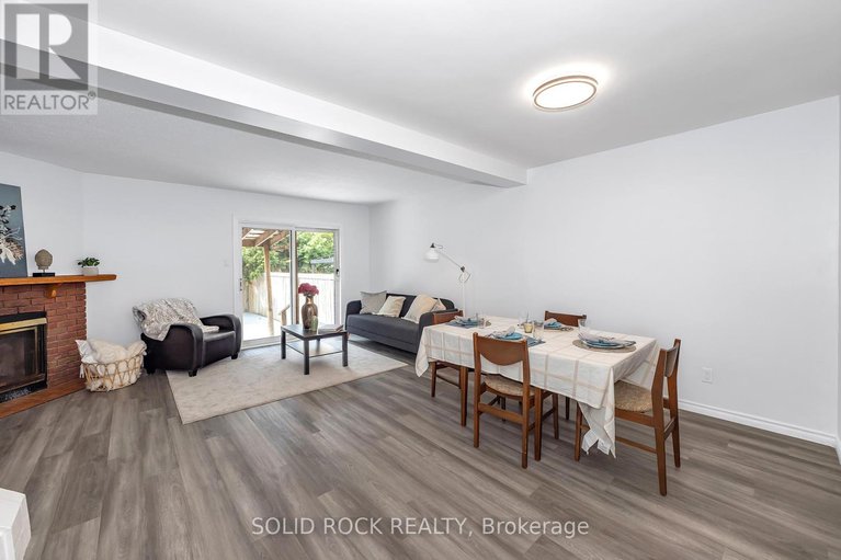 28622549/348-monica-crescent/bilberry-creekqueenswood-heights/ottawa/ontario/K1E3N5_8