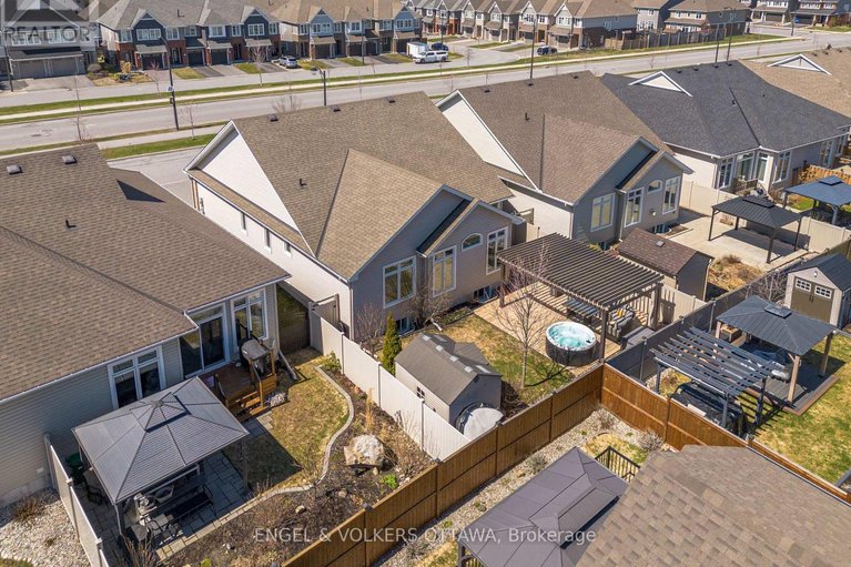 29636459/865-tewin-circle/camelot/ottawa/ontario/K4A1K1_42