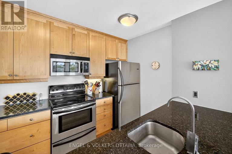 28526948/404-420-berkley-avenue/westboro-west/ottawa/ontario/K2A4H5_19