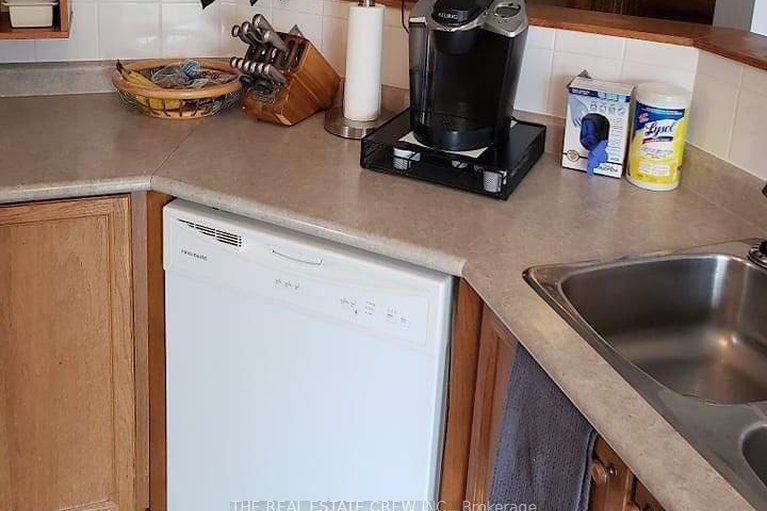 28416442/2056-scully-way-s/fallingbrookgardenway-south/ottawa/ontario/K4A4L9_8
