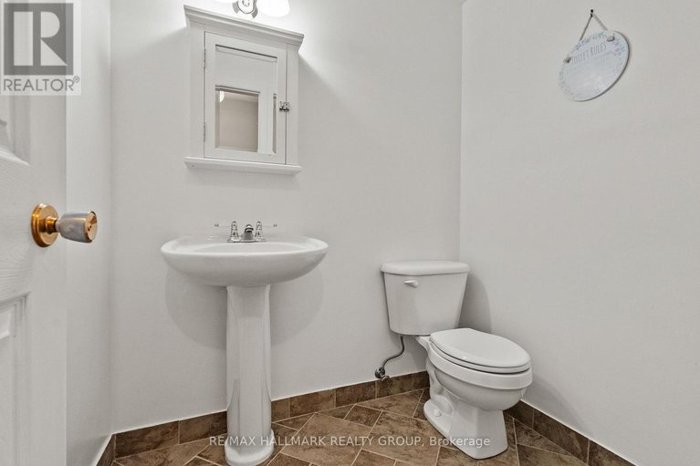 29670827/15-elm-avenue/village-of-russell/russell/ontario/K4R1B3_35