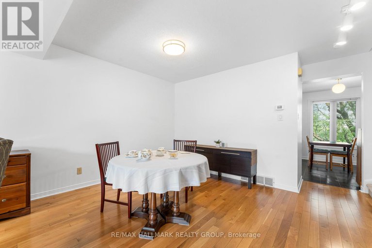 28722479/1916-russell-road/elmvale-acres/ottawa/ontario/K1G1L6_11