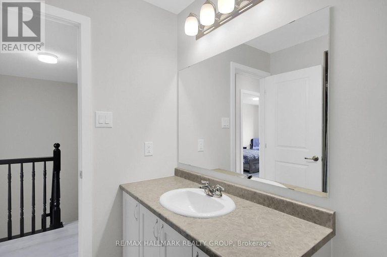 28480332/676-quilter-row/goulbourn-twp-from-franktown-rdsouth-to-rideau/ottawa/ontario/K0A2Z0_30