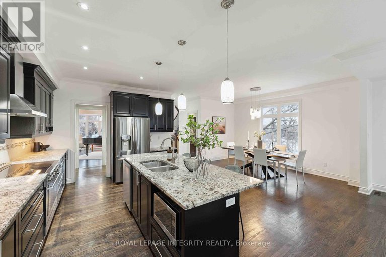 28616420/612-besserer-street/sandy-hill/ottawa/ontario/K1N6C9_7