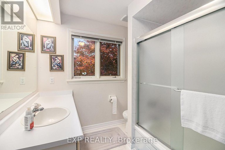 29215208/7-forestglade-crescent/hunt-club-park/ottawa/ontario/K1G5X3_27