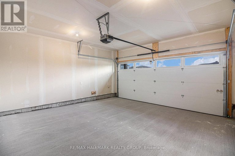 29172470/526-reflection-street/orleans-village/ottawa/ontario/K1W0S8_46