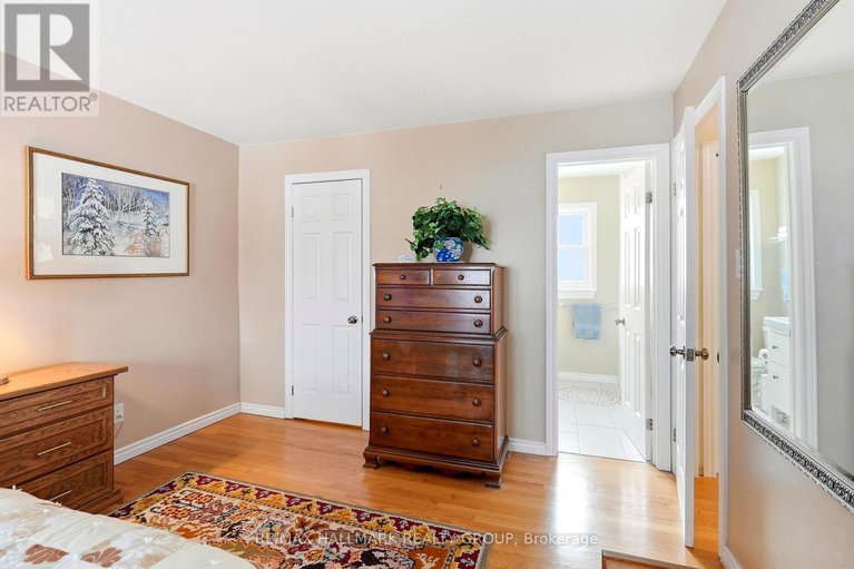 29419455/552-wilkie-drive/fallingbrookpineridge/ottawa/ontario/K4A1M7_22