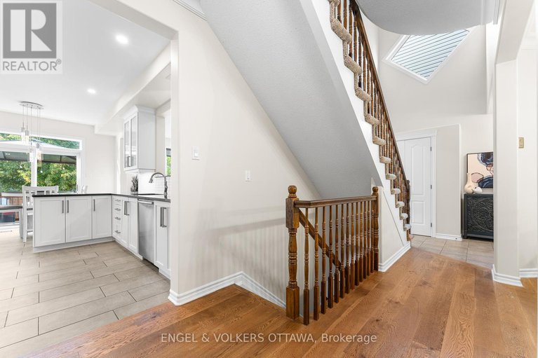 28911455/22-friendly-crescent/stittsville-south/ottawa/ontario/K2S2B6_39