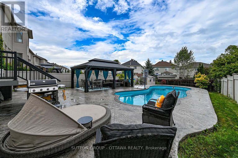 28740856/329-west-ridge-drive/stittsville-south/ottawa/ontario/K2S2G7_7