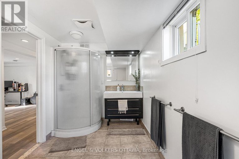 29372834/1270-cheverton-avenue/alta-vista/ottawa/ontario/K1H7P6_33