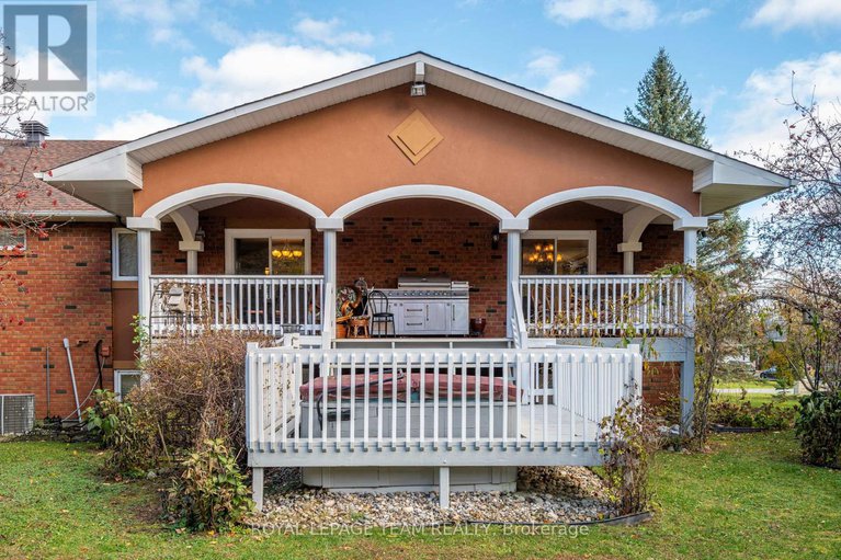 28209291/1100-moffatt-drive/cumberland-ridge/ottawa/ontario/K4C1B7_41