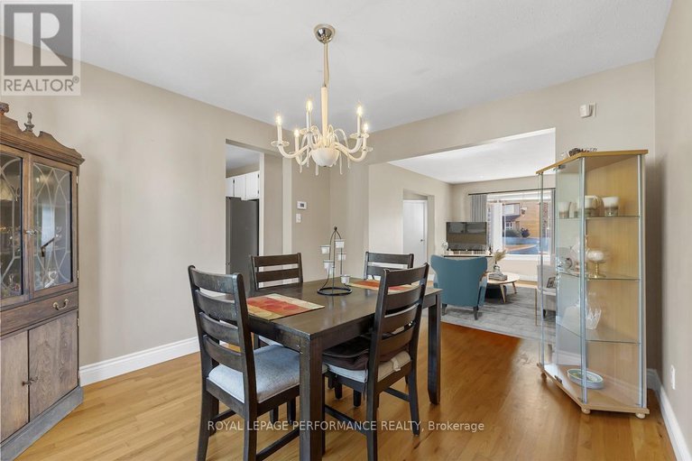 28918371/1936-longman-crescent/chateauneuf/ottawa/ontario/K1C5G6_6