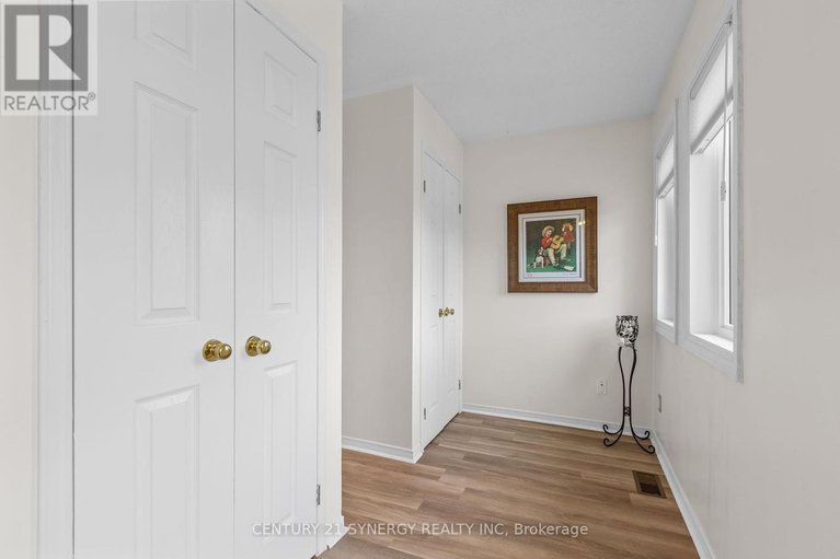 28556678/1525-senateurs-way/fallingbrookpineridge/ottawa/ontario/K4A4A3_29
