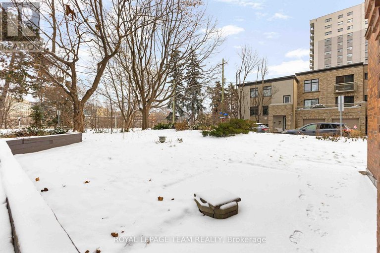 29180471/101-20-the-driveway-drive/ottawa-centregolden-triangle/ottawa/ontario/K2P1C8_28