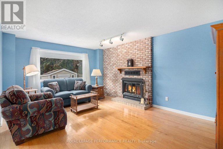 29117518/1642-prestwick-drive/queenswood-heights-south/ottawa/ontario/K1E2Y1_6