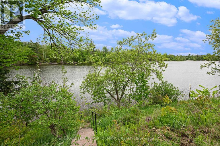28643500/81-waterford-drive/pineglencountry-place/ottawa/ontario/K2E7V4_10