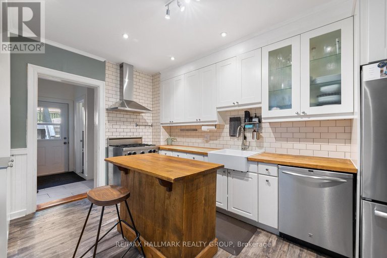 28532560/181-guigues-avenue/lower-townbyward-market/ottawa/ontario/K1N5J1_13