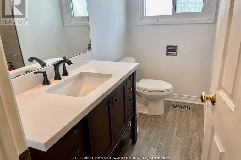 29619474/18-stinson-avenue/lynwood-village/ottawa/ontario/K2H6N1_11